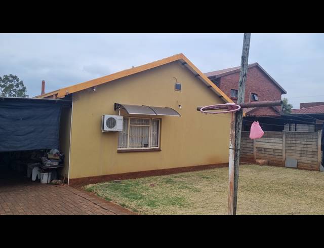 3 BEDROOM HOUSE FOR SALE IN LENNOXTON